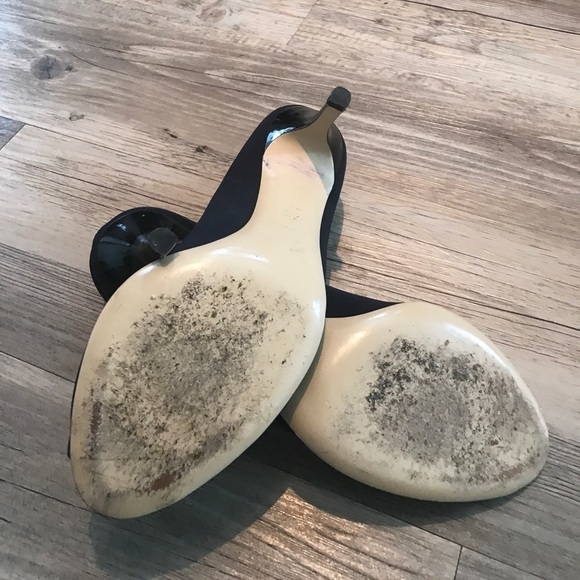 Bruno Magli navy shoes. - Picture 4 of 7